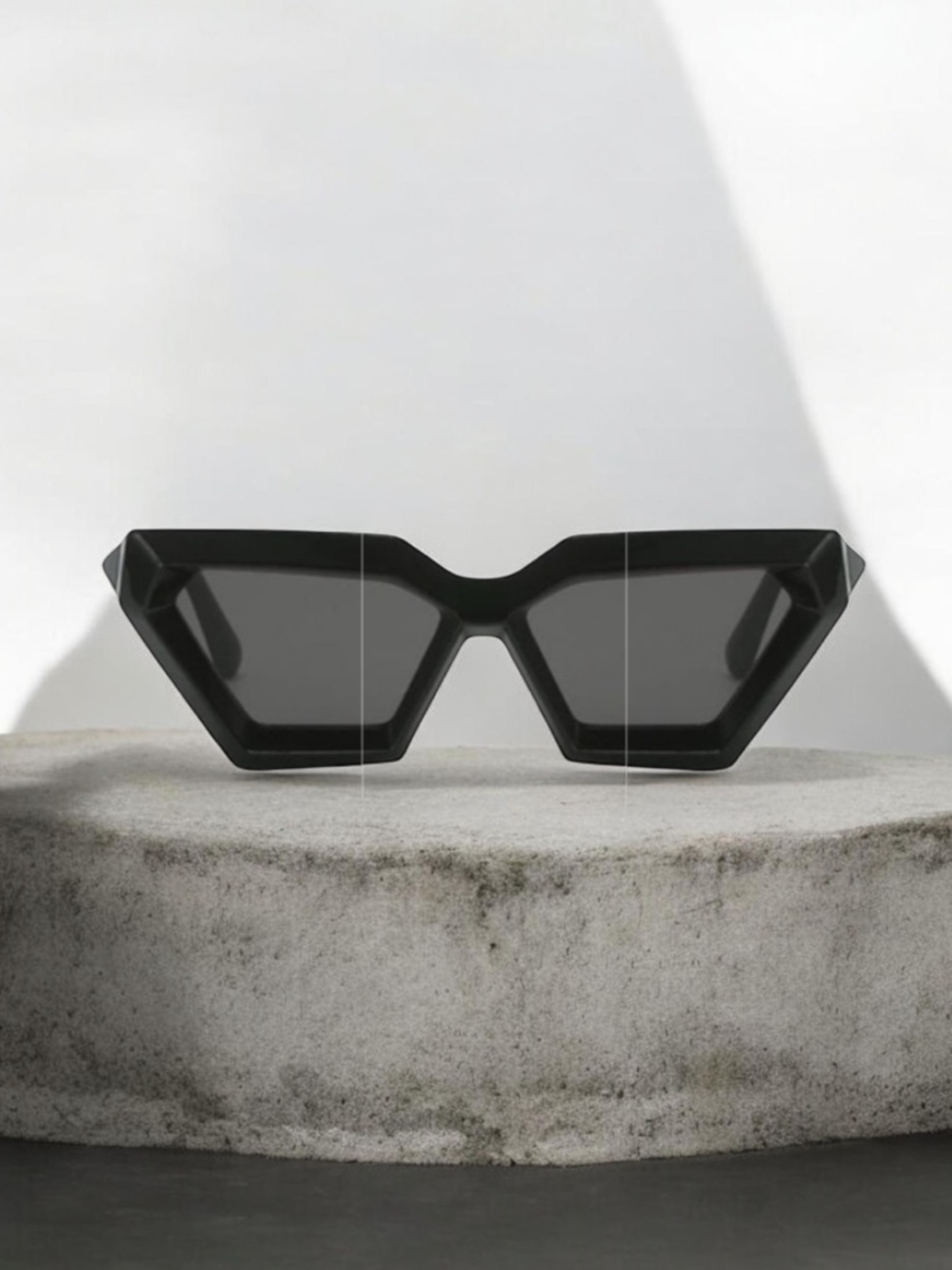 🔥🔥🆕Vintage Black Geometric Cat-Eye Sunglasses